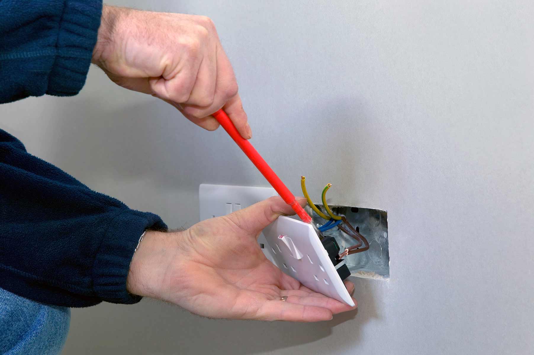 Our electricians can install plug sockets for domestic and commercial proeprties in Anerley and the local area. 